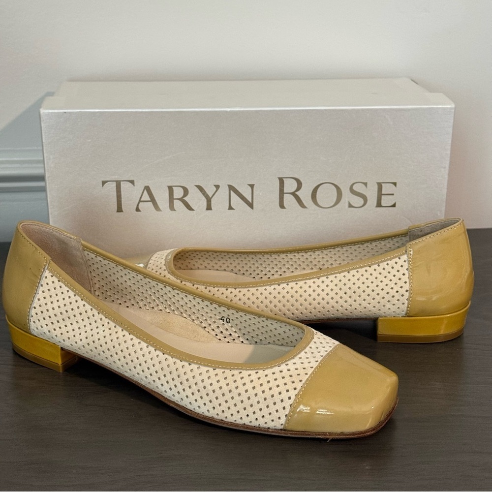 Taryn Rose Women's Cream and Tan Ballet Flats 40 | Size 9